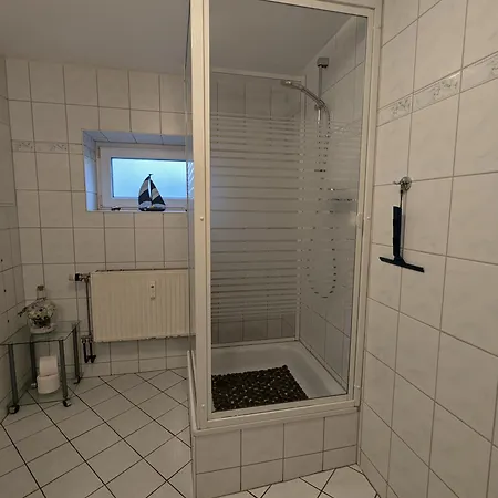 Rügenurlaub-tiebs Apartamento *